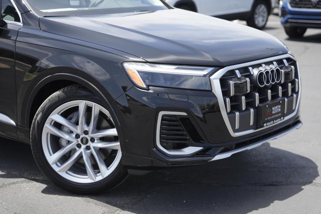 new 2025 Audi Q7 car, priced at $69,754
