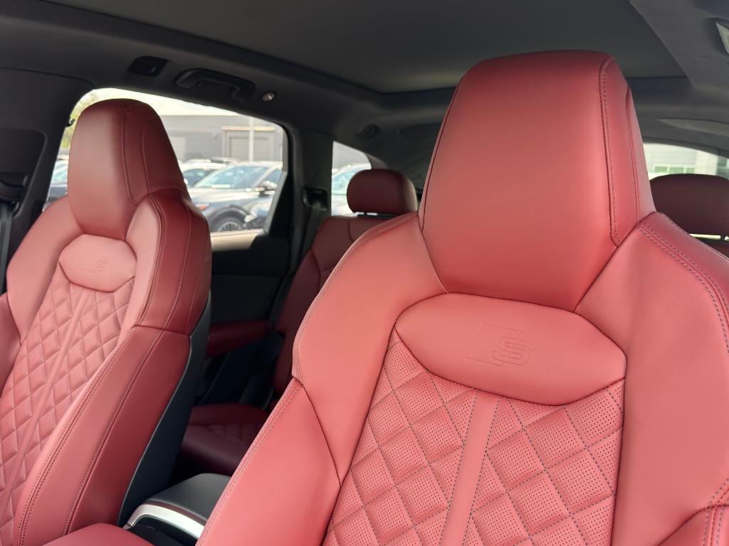 new 2026 Audi SQ7 car, priced at $121,260
