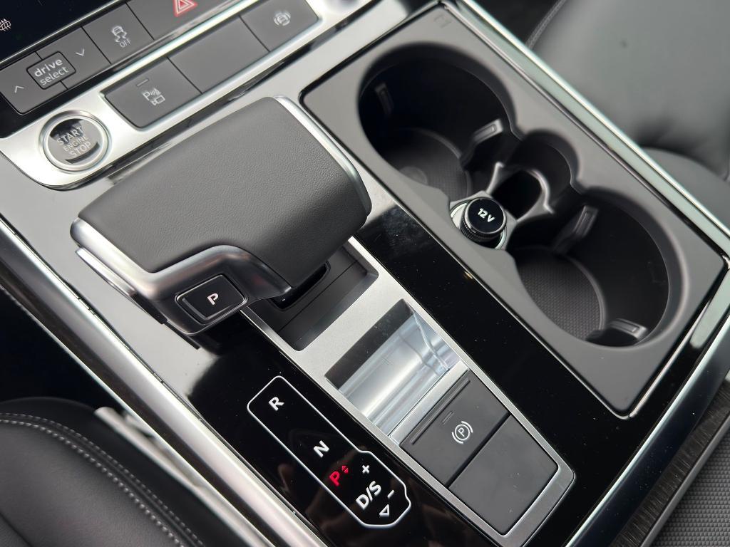 new 2026 Audi Q7 car, priced at $65,081
