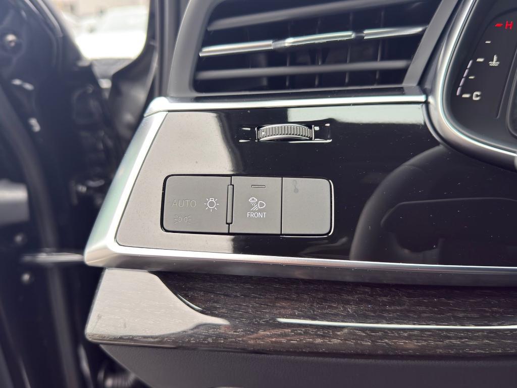 new 2026 Audi Q7 car, priced at $65,081