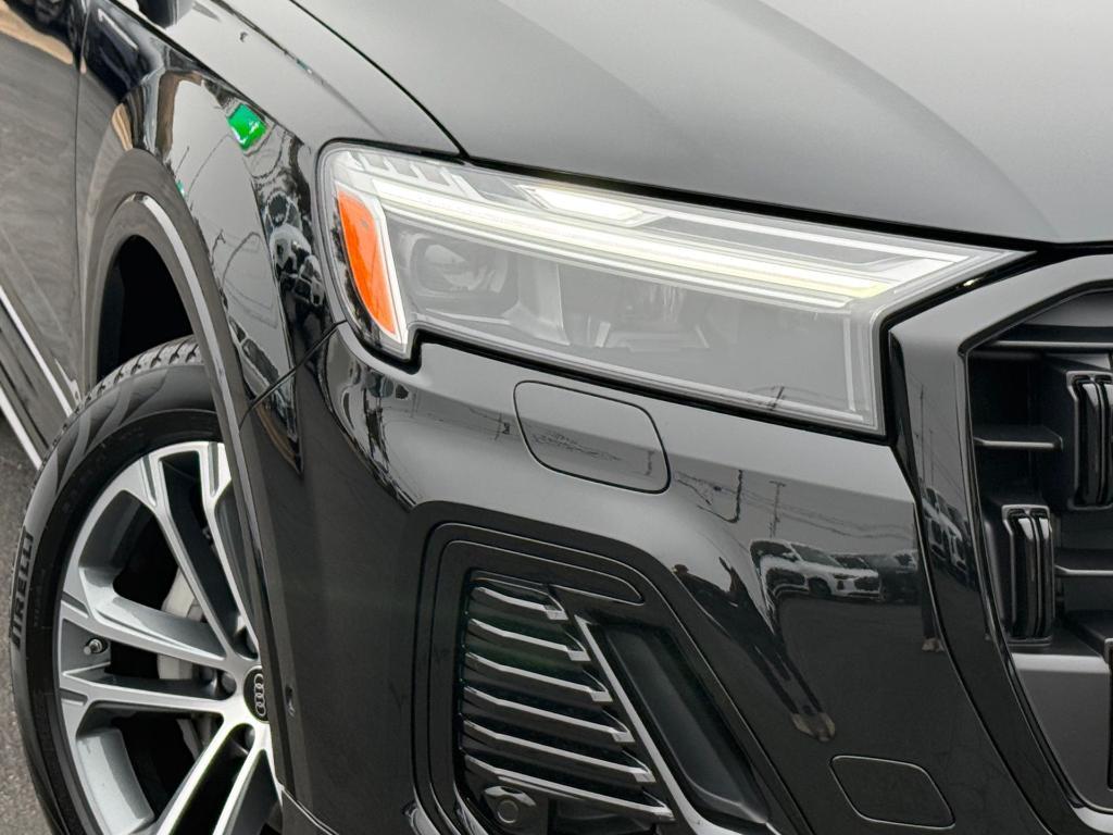 new 2026 Audi Q7 car, priced at $65,081