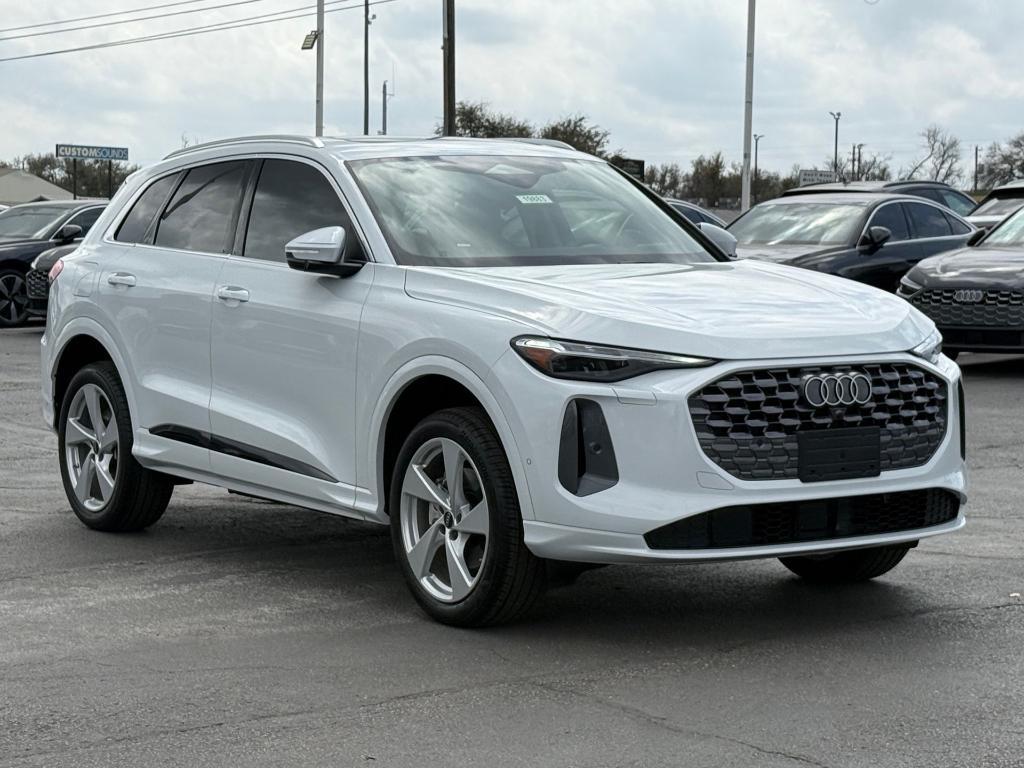 new 2025 Audi Q5 car, priced at $53,573