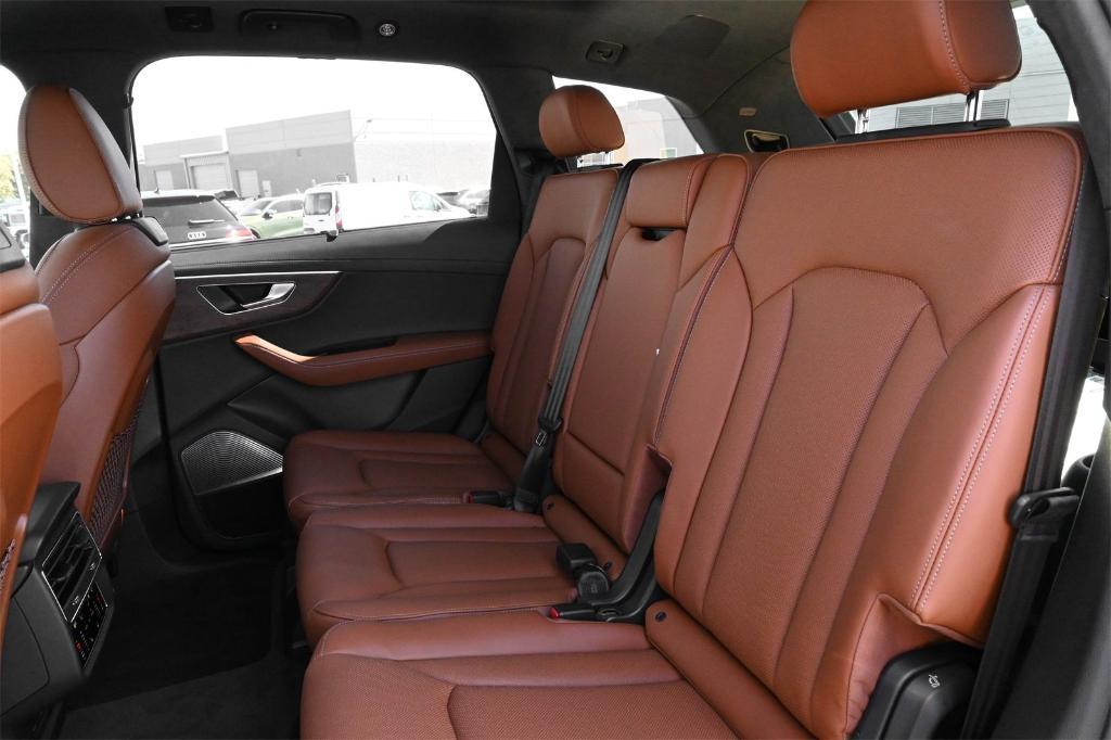 new 2026 Audi Q7 car, priced at $79,027