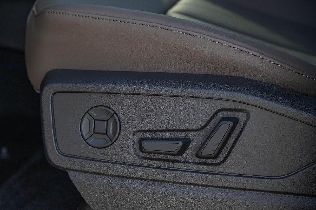 new 2025 Audi Q5 car, priced at $53,818