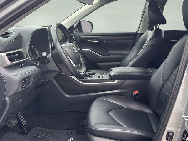 used 2023 Toyota Highlander car, priced at $39,487