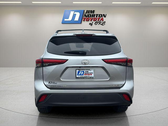 used 2023 Toyota Highlander car, priced at $39,487