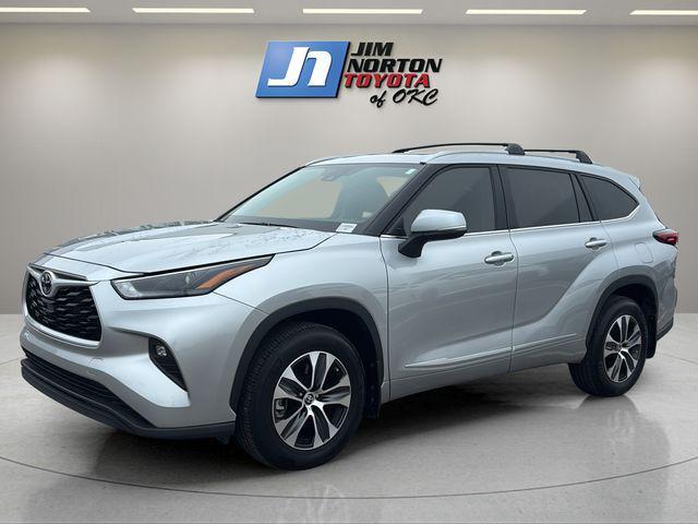 used 2023 Toyota Highlander car, priced at $39,487
