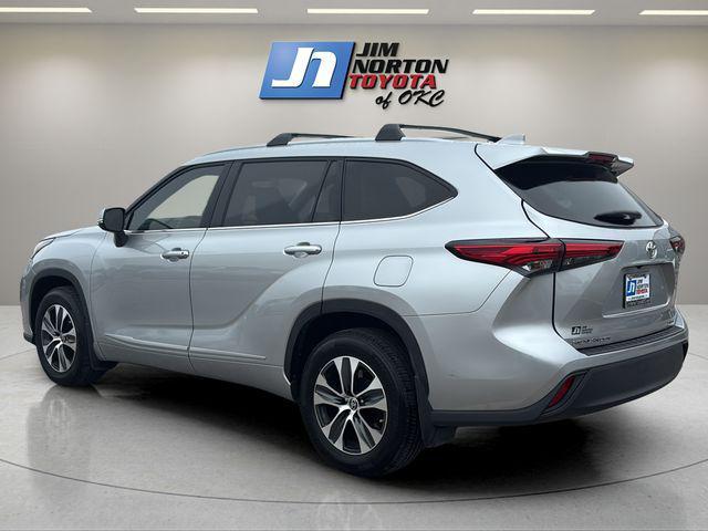 used 2023 Toyota Highlander car, priced at $39,487