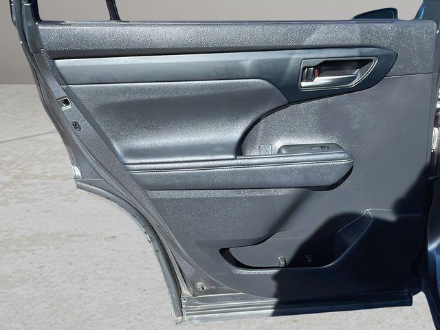 used 2023 Toyota Highlander car, priced at $34,487