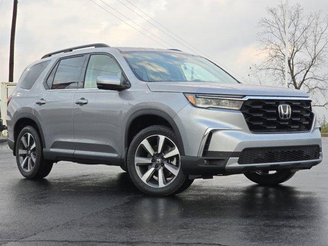 new 2025 Honda Pilot car, priced at $50,395