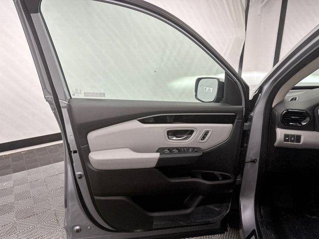 new 2025 Honda Pilot car, priced at $51,385
