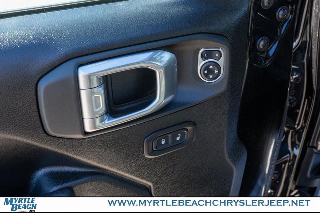 new 2025 Jeep Wrangler car, priced at $40,499