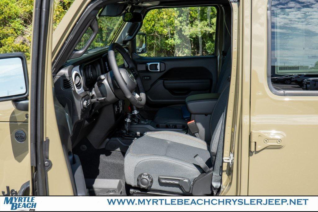 new 2025 Jeep Gladiator car, priced at $44,408