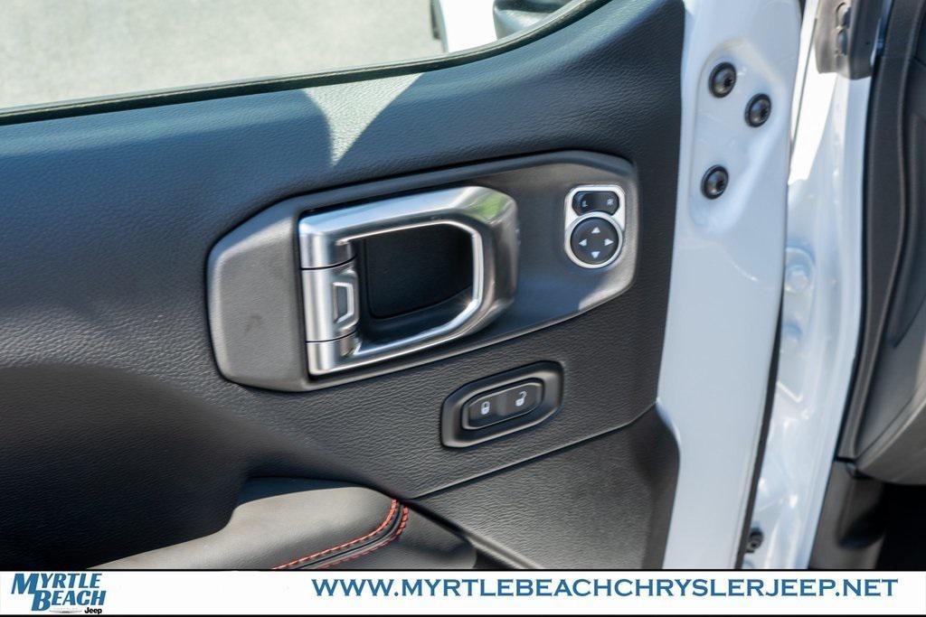 new 2025 Jeep Gladiator car, priced at $54,985