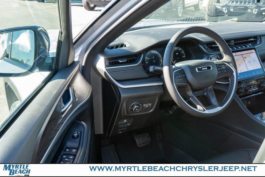 new 2025 Jeep Grand Cherokee car, priced at $49,041