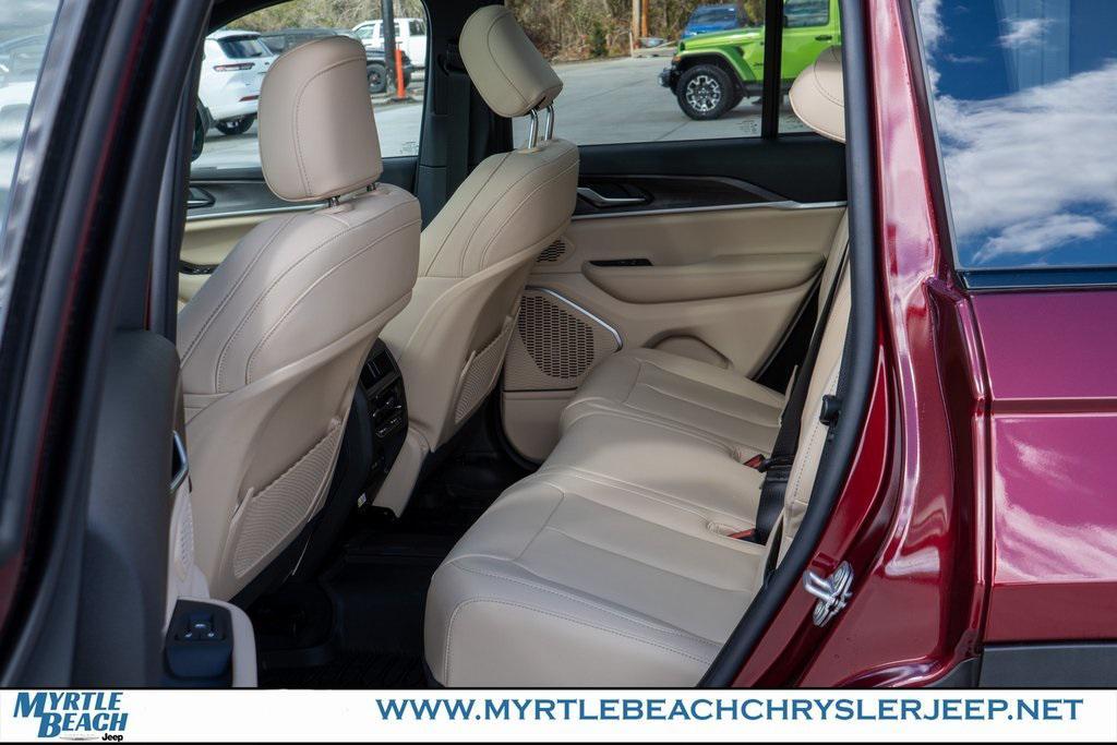 new 2026 Jeep Grand Cherokee car, priced at $48,020