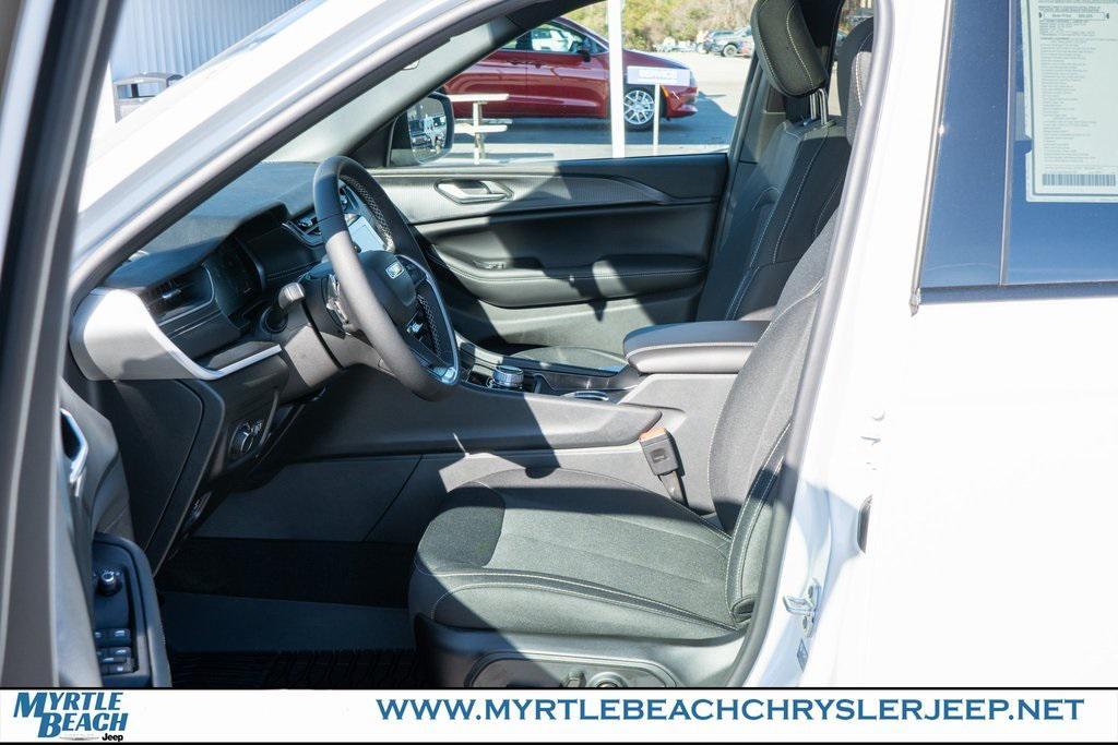 new 2025 Jeep Grand Cherokee L car, priced at $37,359