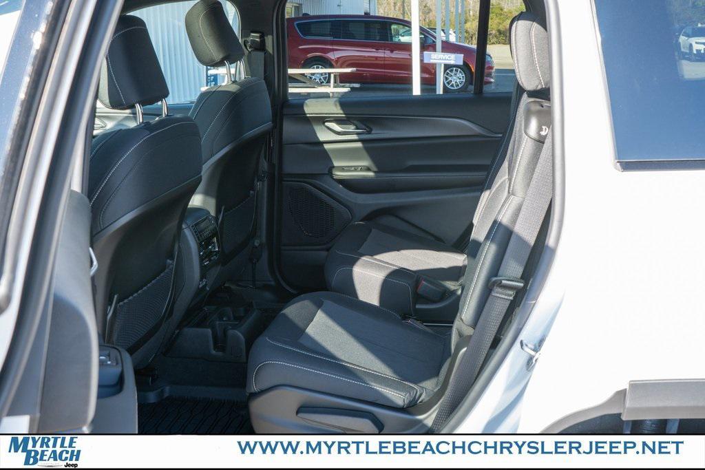 new 2025 Jeep Grand Cherokee L car, priced at $37,359