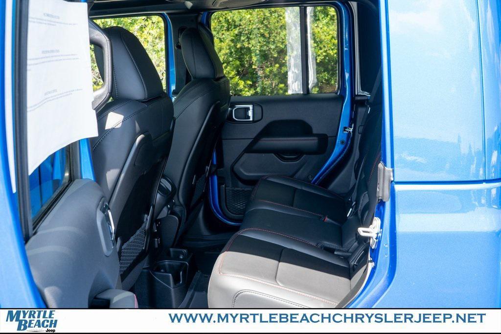 new 2025 Jeep Gladiator car, priced at $53,545