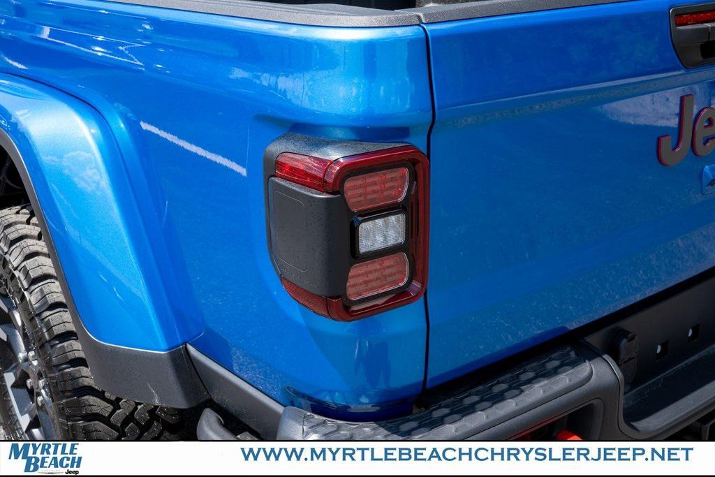 new 2025 Jeep Gladiator car, priced at $53,545