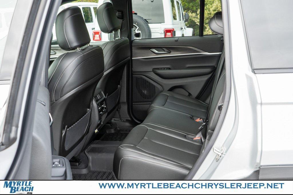 new 2025 Jeep Grand Cherokee car, priced at $46,014