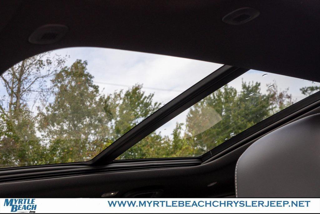 new 2025 Jeep Grand Cherokee car, priced at $46,014