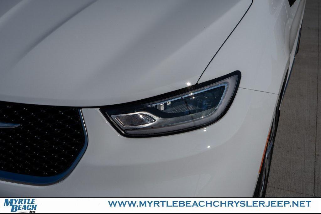 new 2026 Chrysler Pacifica car, priced at $51,301