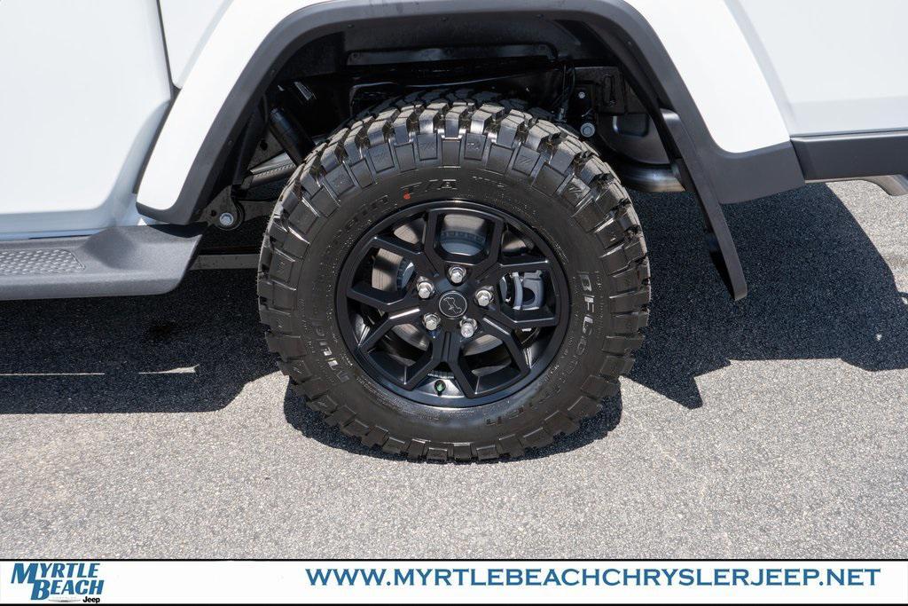 new 2025 Jeep Gladiator car, priced at $45,353