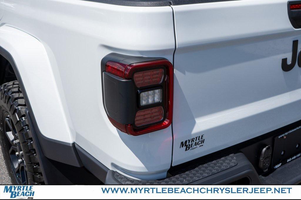 new 2025 Jeep Gladiator car, priced at $45,353