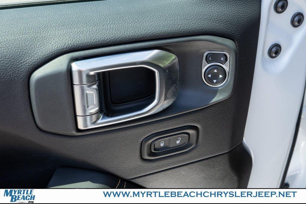 new 2025 Jeep Gladiator car, priced at $45,353