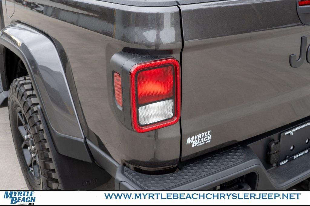 new 2025 Jeep Gladiator car, priced at $44,413
