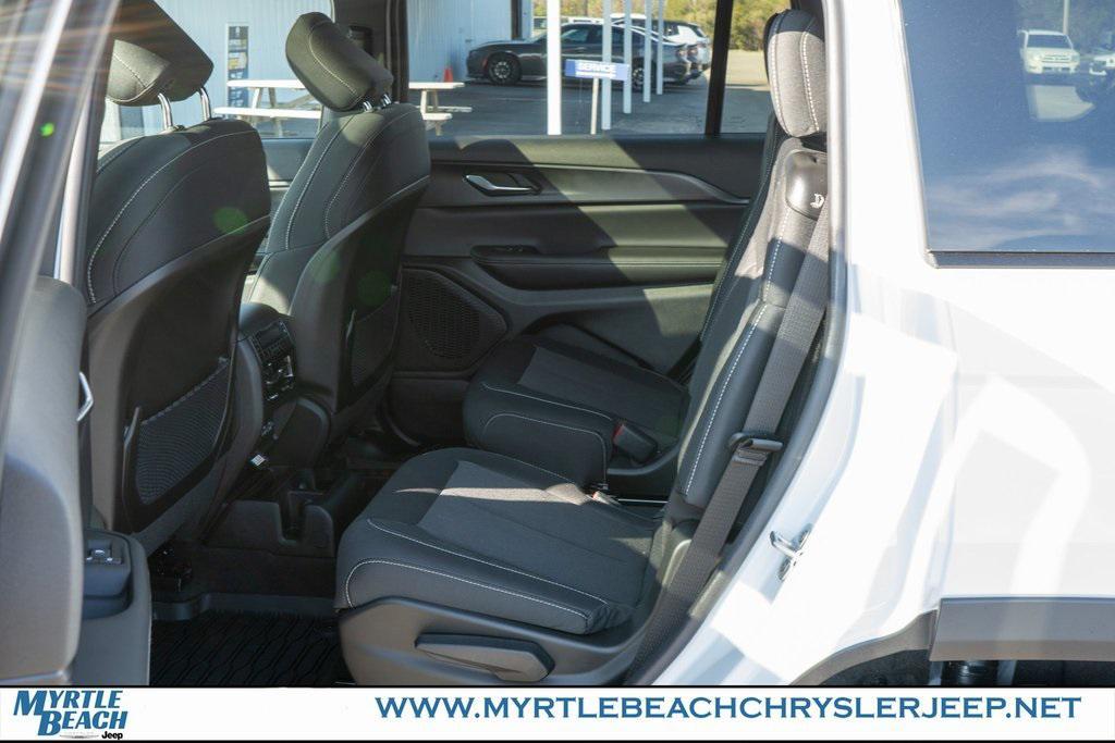 new 2025 Jeep Grand Cherokee L car, priced at $37,359