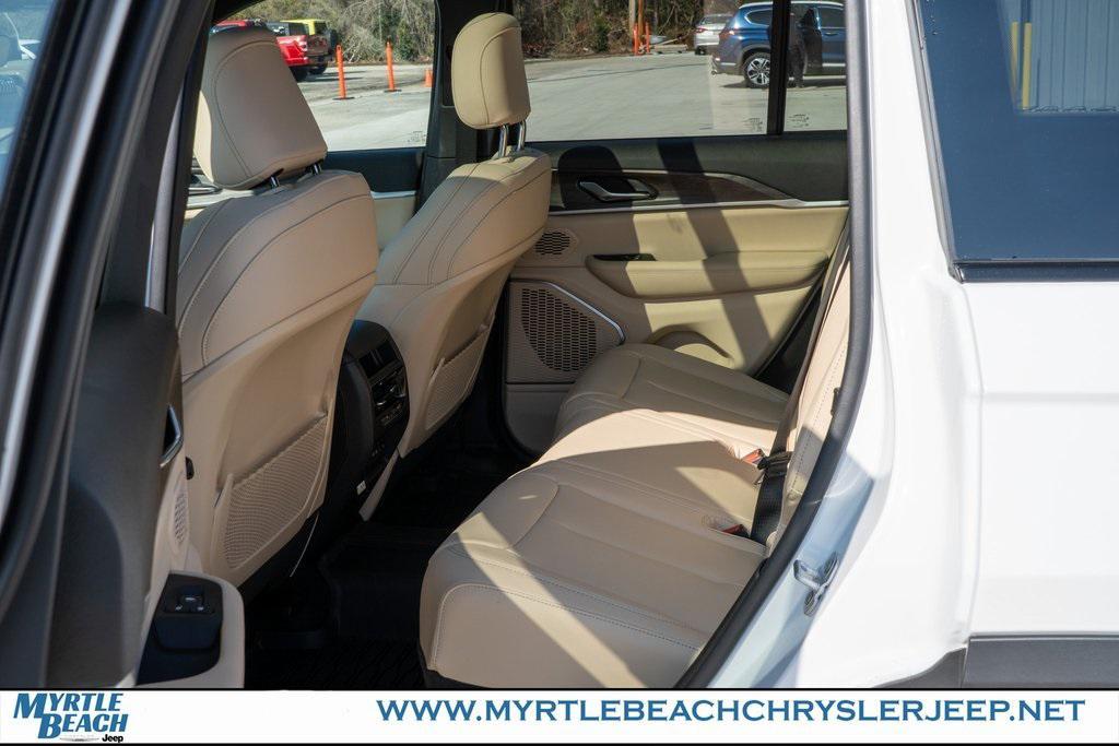 new 2026 Jeep Grand Cherokee car, priced at $48,020