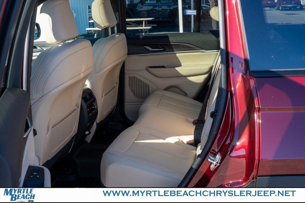 new 2025 Jeep Grand Cherokee car, priced at $49,521