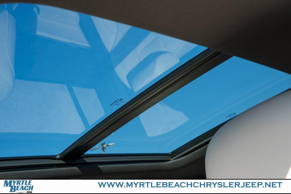 new 2025 Jeep Grand Cherokee car, priced at $49,521