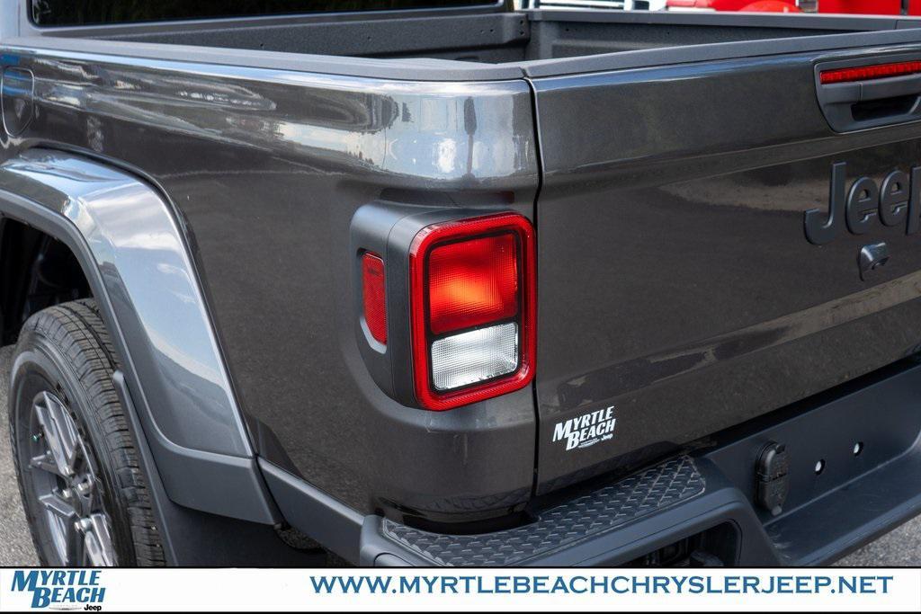 new 2025 Jeep Gladiator car, priced at $44,408