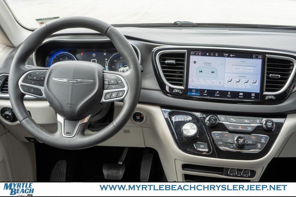 used 2024 Chrysler Pacifica car, priced at $30,899