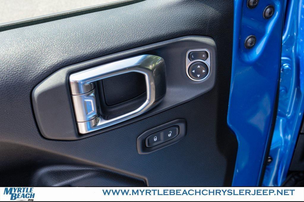 new 2025 Jeep Wrangler car, priced at $50,302