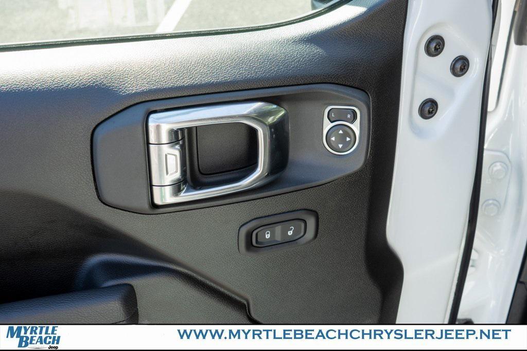 new 2025 Jeep Gladiator car, priced at $48,537