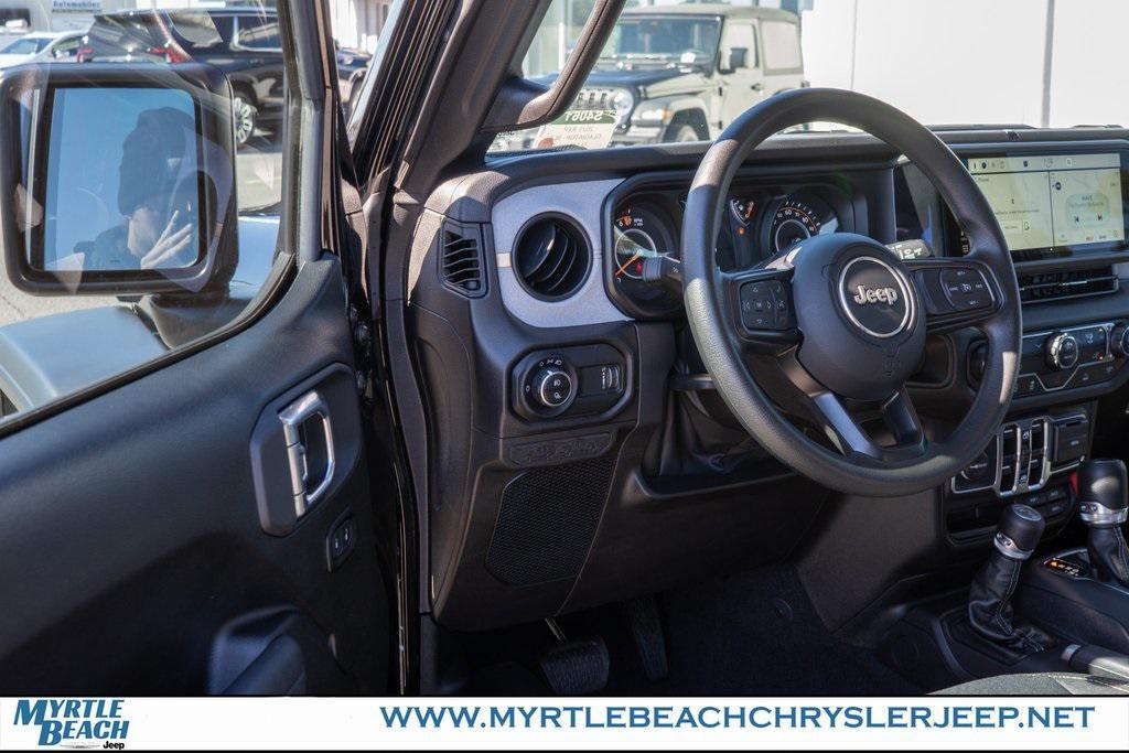 new 2025 Jeep Gladiator car, priced at $37,991