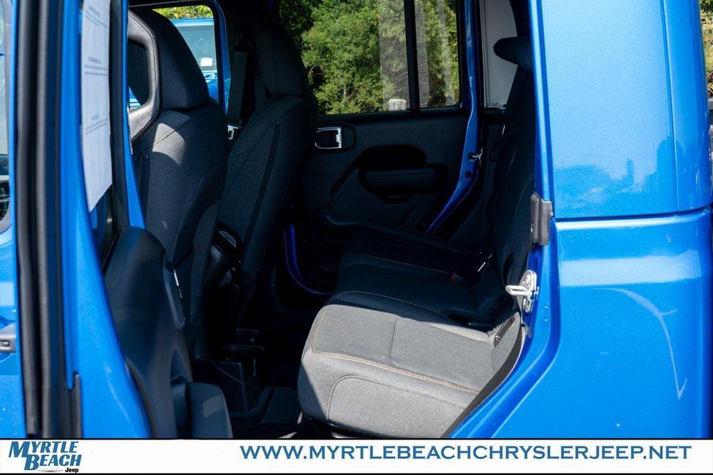 new 2025 Jeep Gladiator car, priced at $44,408