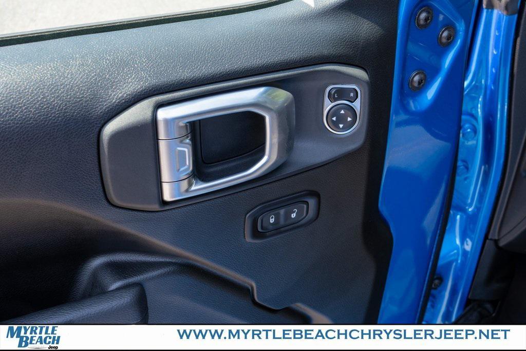 new 2025 Jeep Gladiator car, priced at $44,408