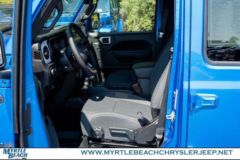 new 2025 Jeep Gladiator car, priced at $44,408