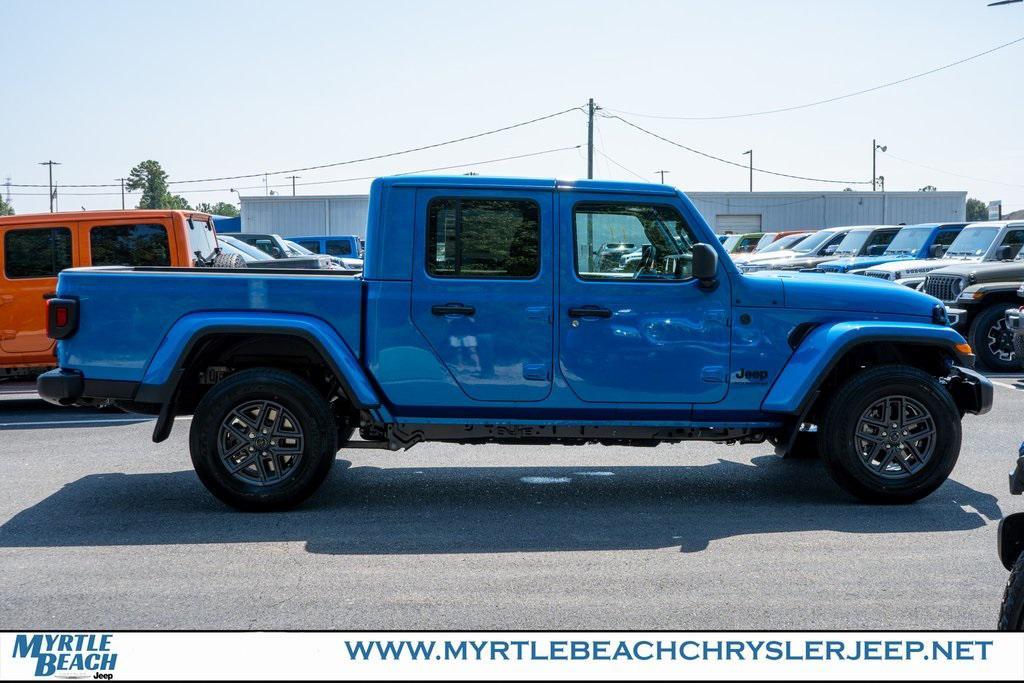 new 2025 Jeep Gladiator car, priced at $44,408