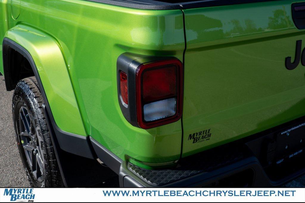 new 2026 Jeep Gladiator car, priced at $45,319