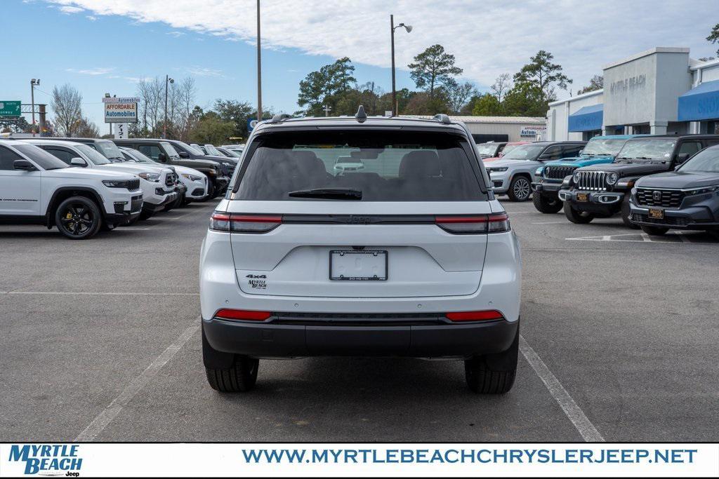 new 2025 Jeep Grand Cherokee car, priced at $47,994