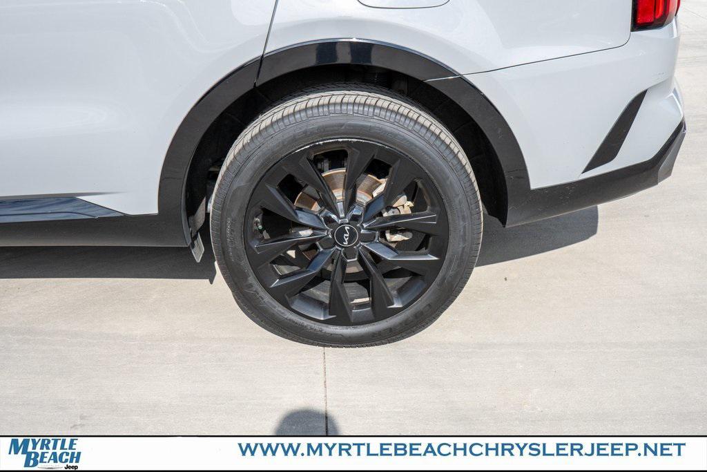 used 2022 Kia Sorento car, priced at $22,999