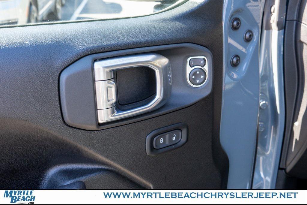 new 2025 Jeep Wrangler car, priced at $70,367