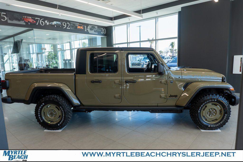 new 2026 Jeep Gladiator car, priced at $51,172