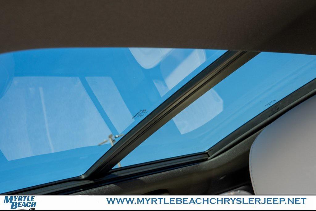 new 2025 Jeep Grand Cherokee car, priced at $48,566